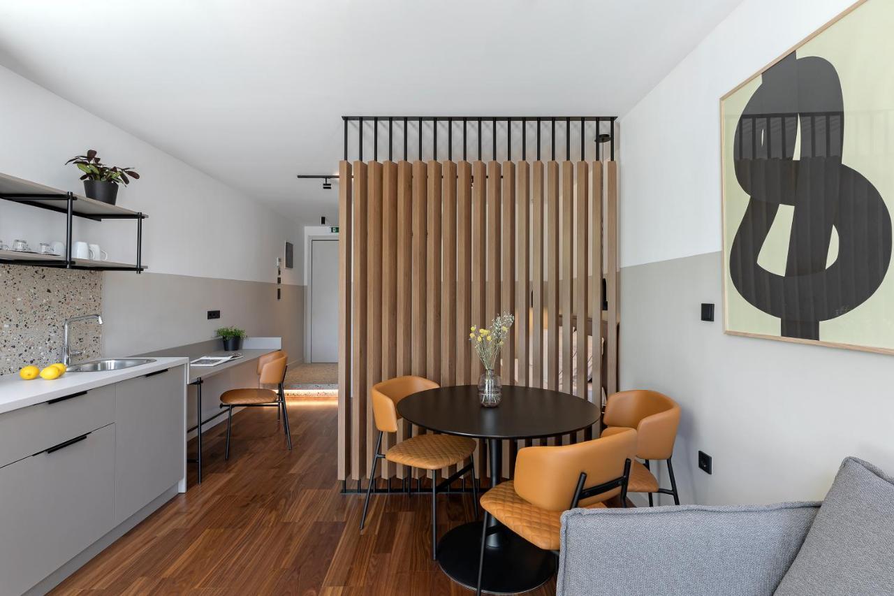 The Athenians Art Apartments Экстерьер фото
