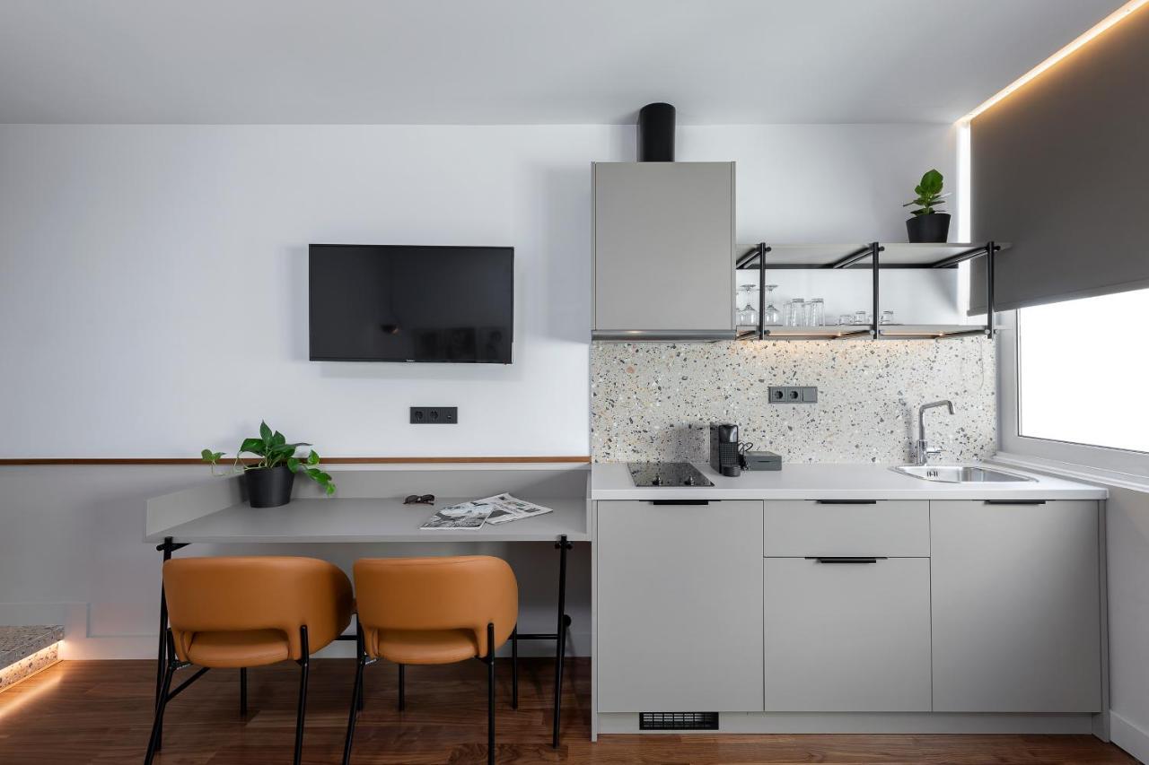 The Athenians Art Apartments Экстерьер фото