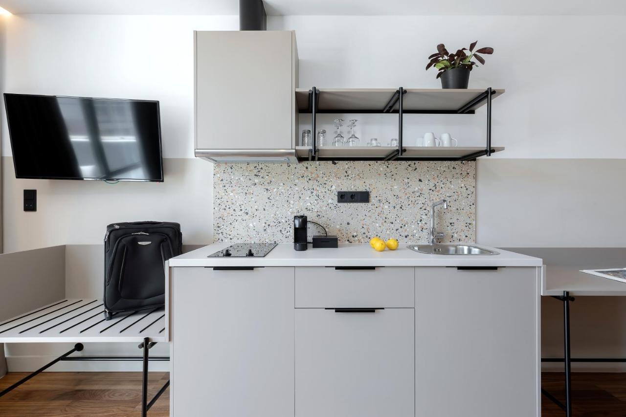 The Athenians Art Apartments Экстерьер фото